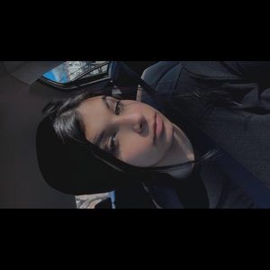 Meet your Posher, Anjela